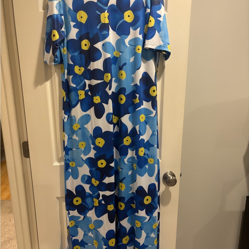 💙🌼 Blue Bloom Reverie – Floral Maxi Dress / Swimsuit Coverup (XXL)